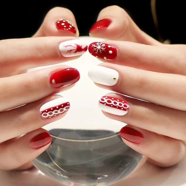 red and white colour theme express nail service at nail salon in Newmarket